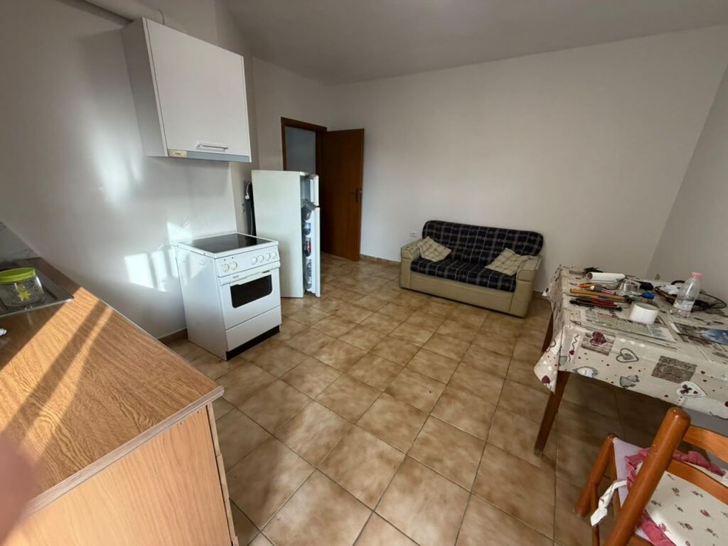 🏡 2+1 apartment for rent  📍 Durrës Street, near Alba 2000