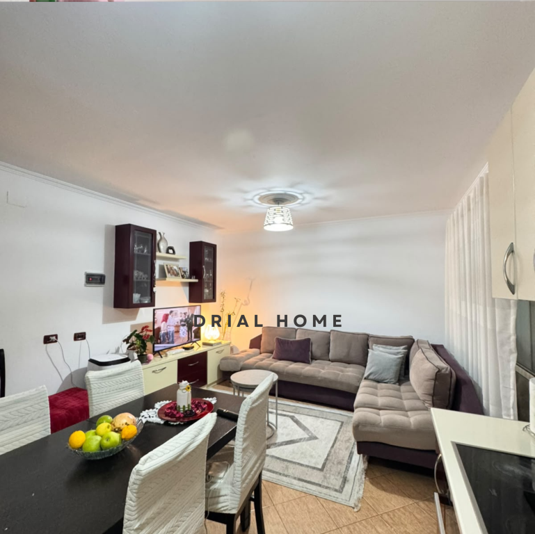 Apartament me qera 1+1
