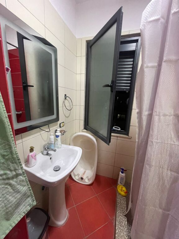 🏡 SHITET APARTAMENT 2+1+2 – ASTIR, TE ARTISTI