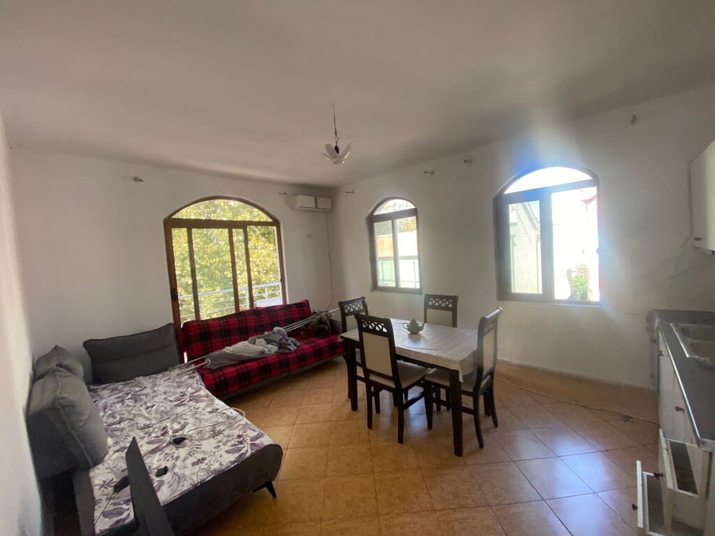 Apartament 1+1 per qera 5 Maji !