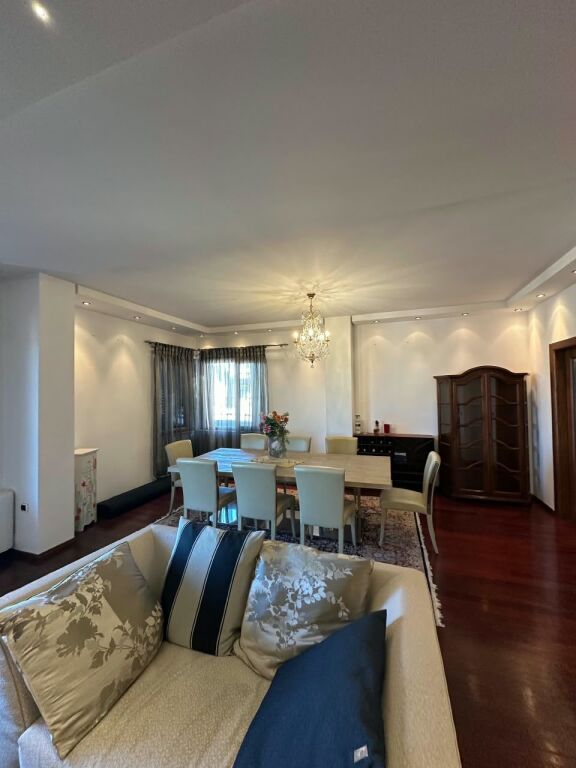 🏡 JEPET ME QIRA APARTAMENT EKSKLUZIV 4+1+3 | BLLOK