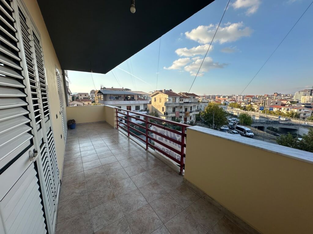SHITET APARTAMENT 3+1, 📍Rrethrrotullimi I Selites, afër Cristal Center