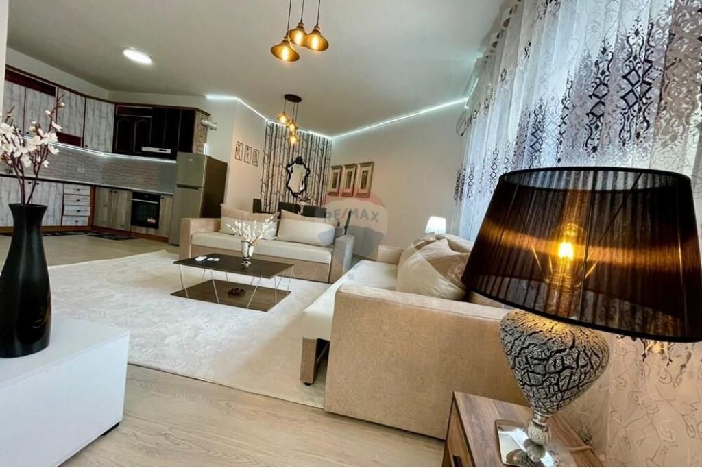 Apartament - Për Qira - Bulevardi Zogu I