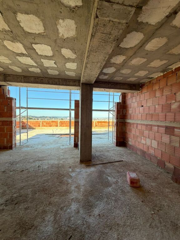 *APPARTAMENTO IN VENDITA 3+1+2 + VERANDA – KODRA E DIELLIT 2** 🌇