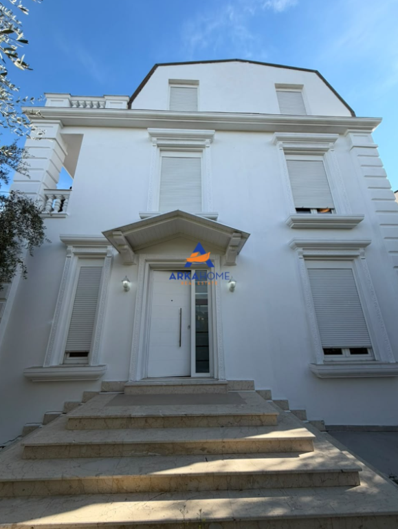 JEPET VILË ME QIRA ME 3 KATE "WHITE HOUSES, TEG" 250000 LEKE