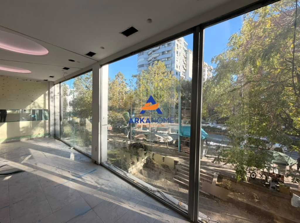 BUSINESS SPACE FOR RENT 120M2 "OPPOSITE DELIJORGJI, KAVAJES STREET" 180000 LEKE