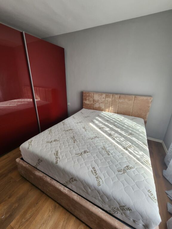 🏢Ne zonen e Ali Demit,jepet me qera apartament 1+1,e mobiluar.60,000Leke