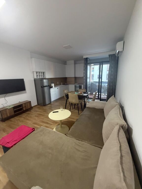 Furnished 1+1 for rent at Treni, 3rd floor, elevator, 600 eu