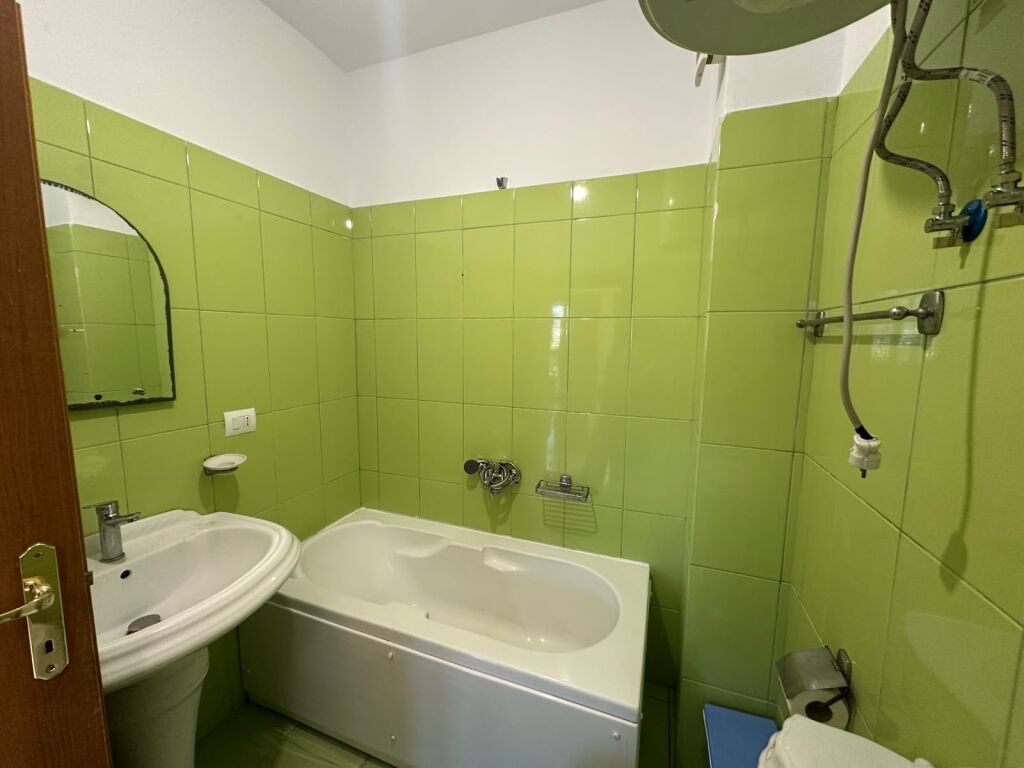 SHITET APARTAMENT 3+1, 📍Rrethrrotullimi I Selites, afër Cristal Center