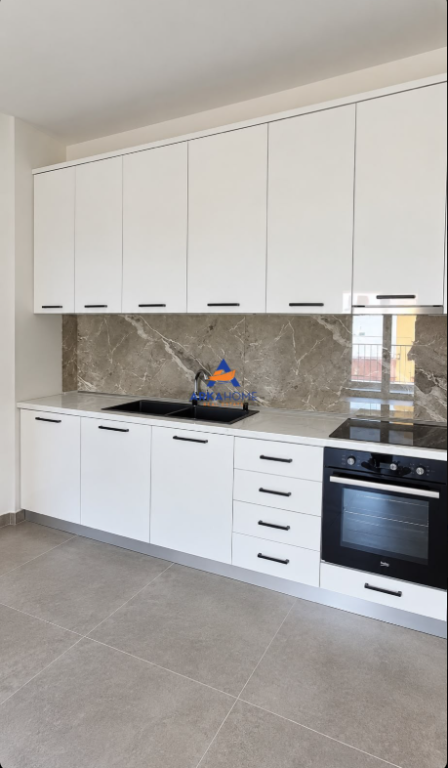 APPARTAMENTO 2+1 CON BALCONE IN AFFITTO "KAMEZ" 35.000 LEKE