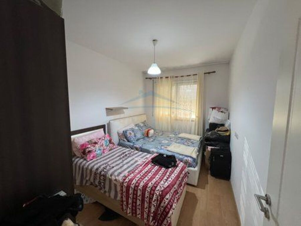 Shitet, Apartament 1+1, Rruga 5 Maji