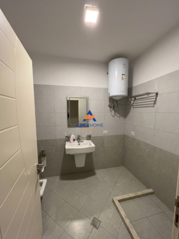 SHITET APARTAMENT 1+1+BALLKON "5 MAJI" 14500000 LEKE