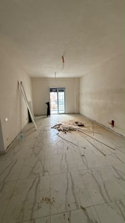 Apartament ne shitje 2+1+2 te Porta e Tiranes