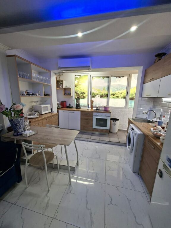 Vendesi appartamento 2+1 RR.Kavajes 145.000 euro