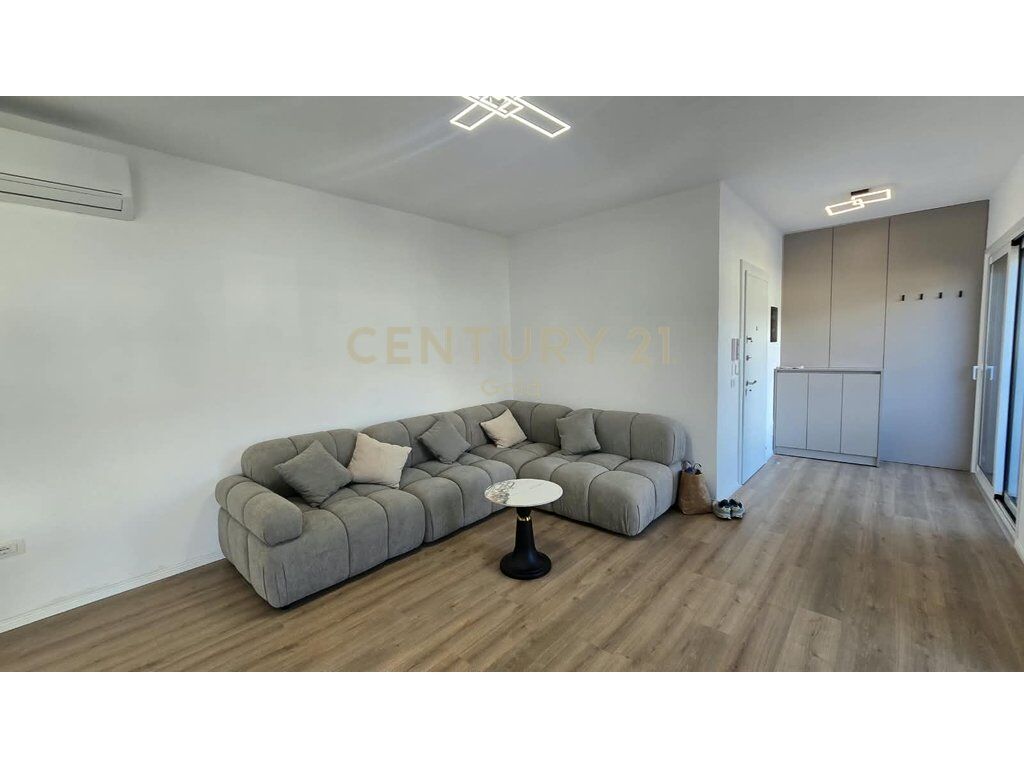 Jepet me qera Apartament modern 2+1, Shkolla e Kuqe