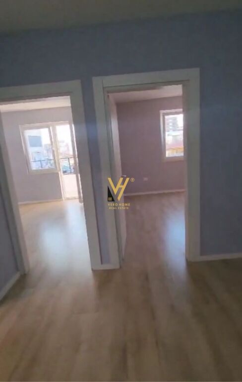 OFFICE FOR RENT 80 M2 AT PAZARI I RI 60,000 LEKE