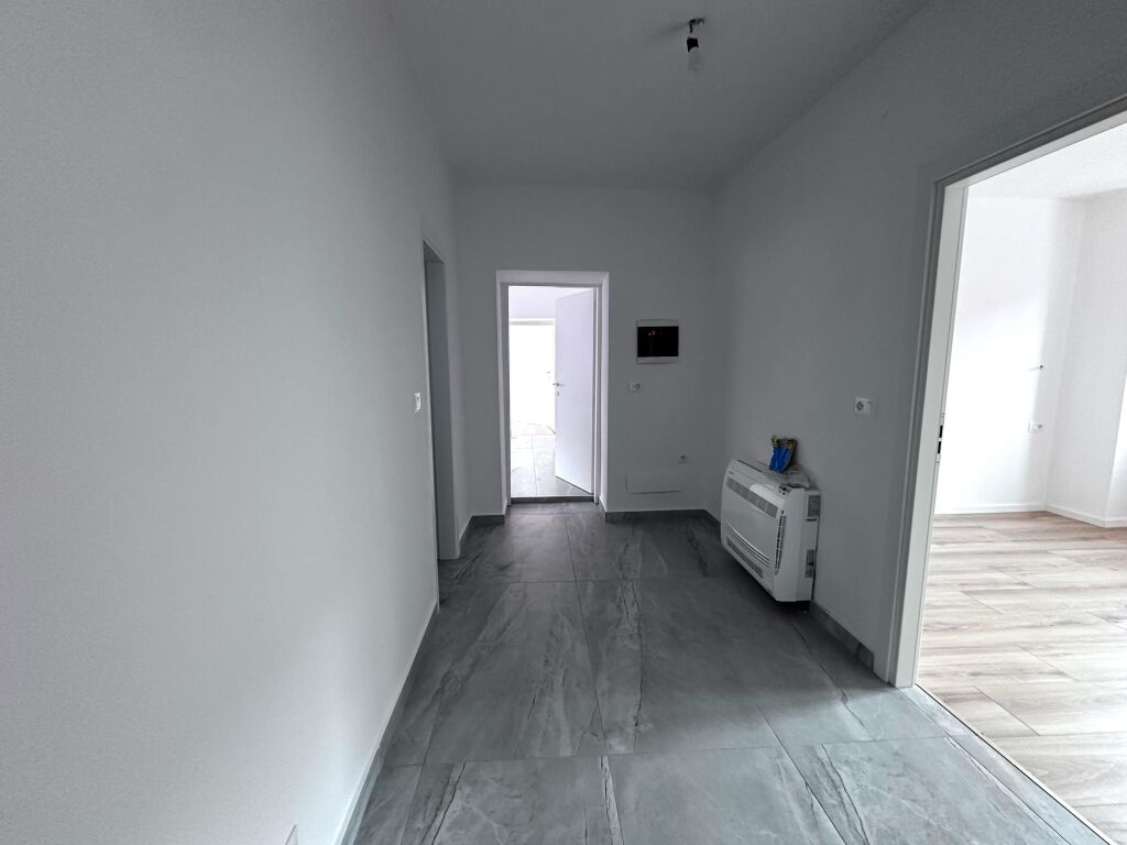 VENDESI APPARTAMENTO 2+1+2T VICINO ALLO STADIO, VALA PARK – DURRËS