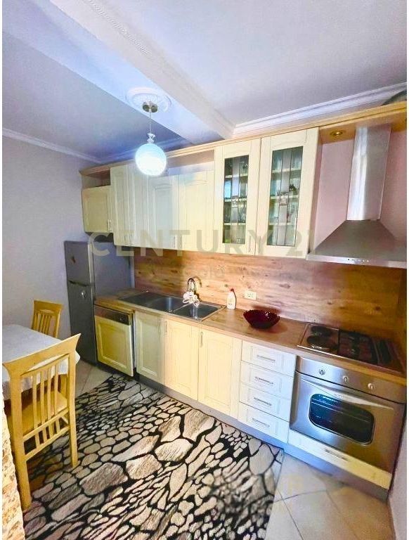 APPARTAMENTO 2+1 IN AFFITTO IN VIA DURRËS! 770 € /Mese 70,000 Lekë /Mese