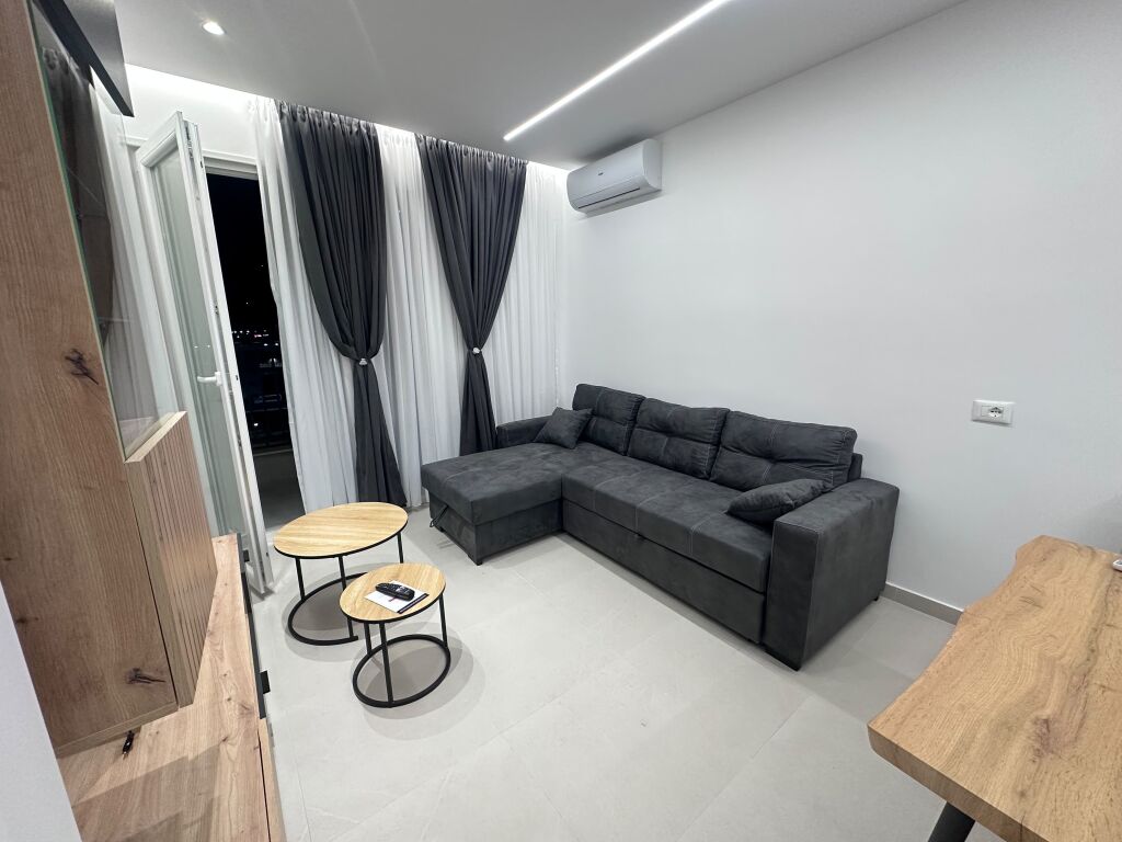 1+1 rent univers city