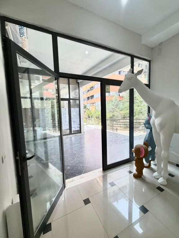 Shop/Office for rent 40,000 Lek/month in Astir!
