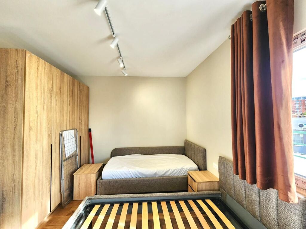 # IN AFFITTO: 1+1 📍Shkozë / Tirana | Edificio Nuovo | Superficie: 70m² | 7° Piano | 40.000 Lek/Mese | Acqua e Internet Inclusi nel Prezzo 🔥🔥