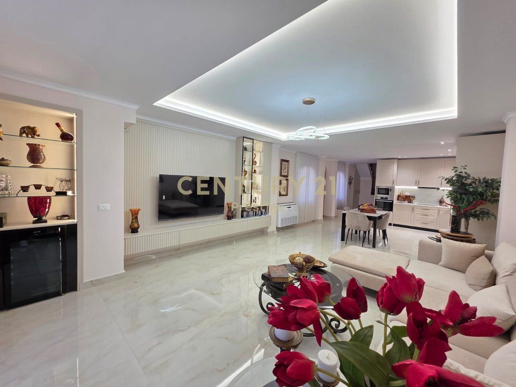 VILLA FOR RENT, LOCATED IN THE XHAMLLIK AREA, TIRANA! 1,500 € /Month