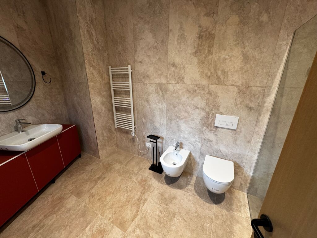 In affitto 2+1+parcheggio + giardino verdeggiante