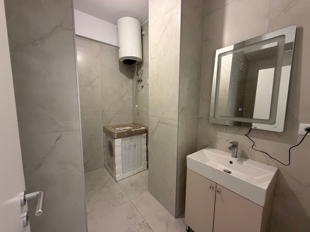 Shitet Apartament 1+1 me post parkimi me Hipoteke_Rezidenca OxA_Fresk