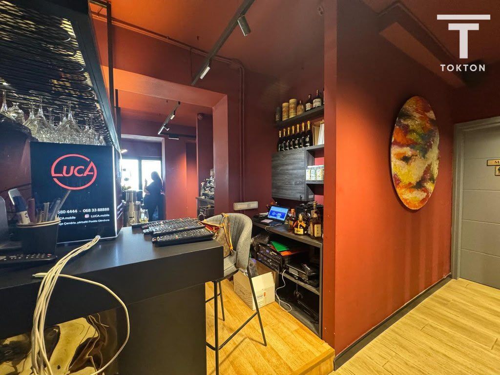 For sale, Commercial space 📍Rruga Komuna e Parisit, Tiranë.