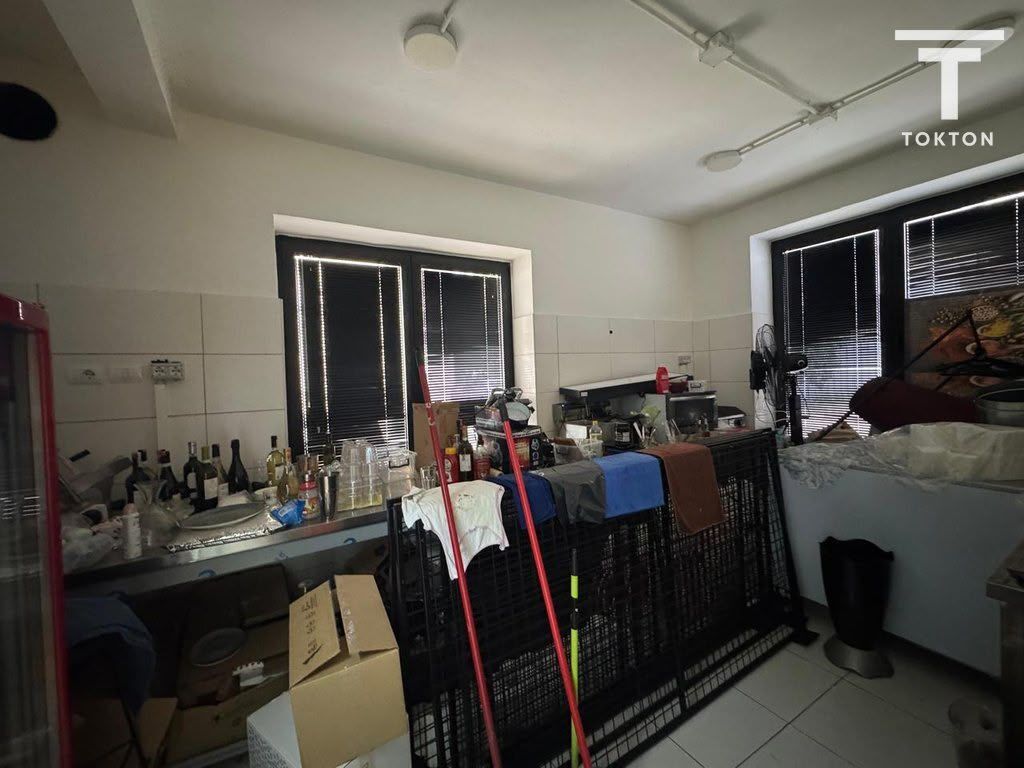 For sale, Commercial space 📍Rruga Komuna e Parisit, Tiranë.