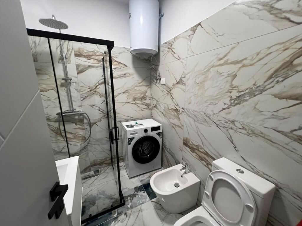 QIRA APARTAMENT 2+1, QENDER DURRES 500 EURO