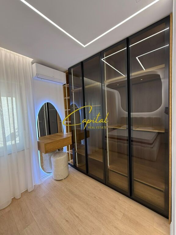 APARTAMENT ME QIRA 1+1 MYSLYM SHYRI 85.000 LEKE