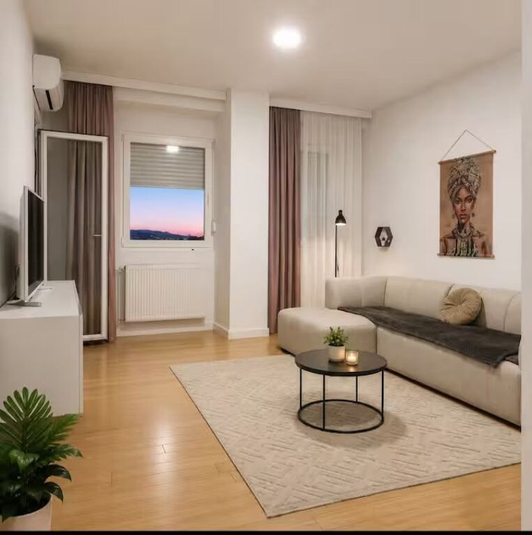 In the center of Tirana, a 1+1 apartment is for rent.