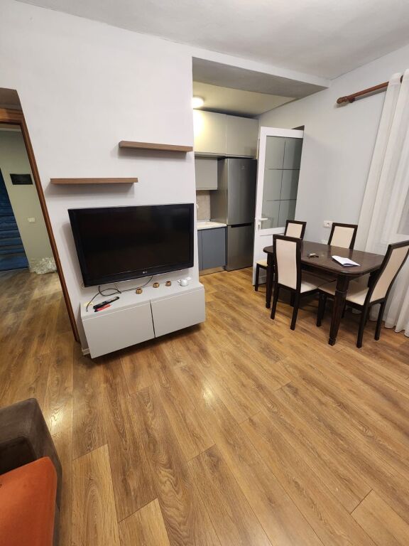 Apartament 1+1 me qera tek Rruga e Elbasanit