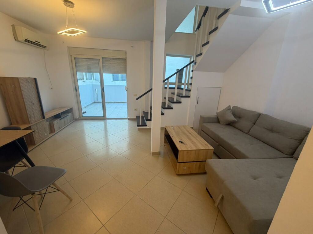 2+2 apartment for rent at the Lake, furnished, elevator, 600 euros