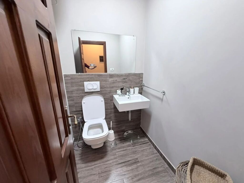 APARTAMENT ME QERA 2+1 RRUGA E KOSOVAREVE 100.000 LEKE FH-100093