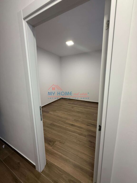 Office for Rent Pharmacy 10 Tirana