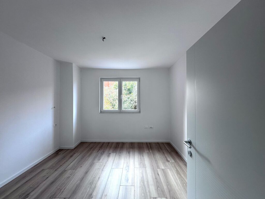 VENDESI APPARTAMENTO 2+1+2T VICINO ALLO STADIO, VALA PARK – DURRËS