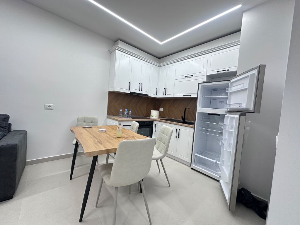 1+1 rent univers city
