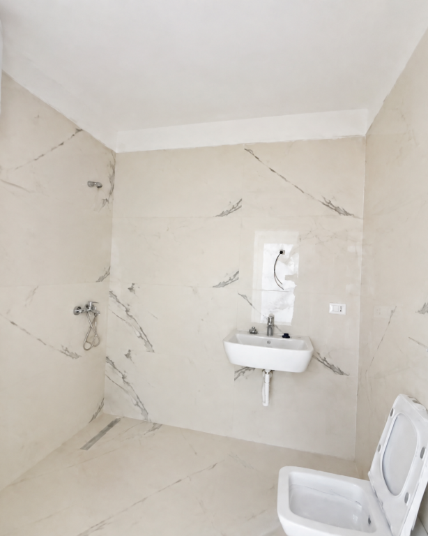 🏡 SHITET APARTAMENT 2+1 ME BALLKON – GOLEM
