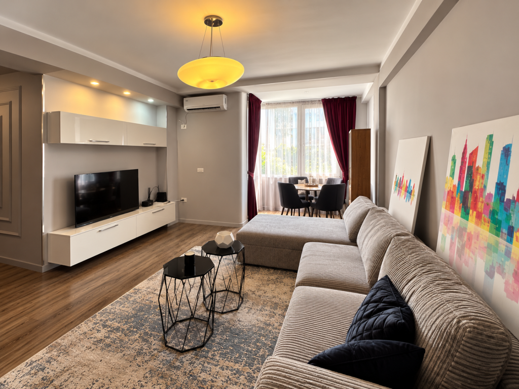 Shitet, Apartament 1+1, Blloku, Tiranë.