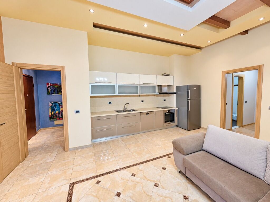 Qera, Apartament 2+1+2, Pazari Ri, Tirane