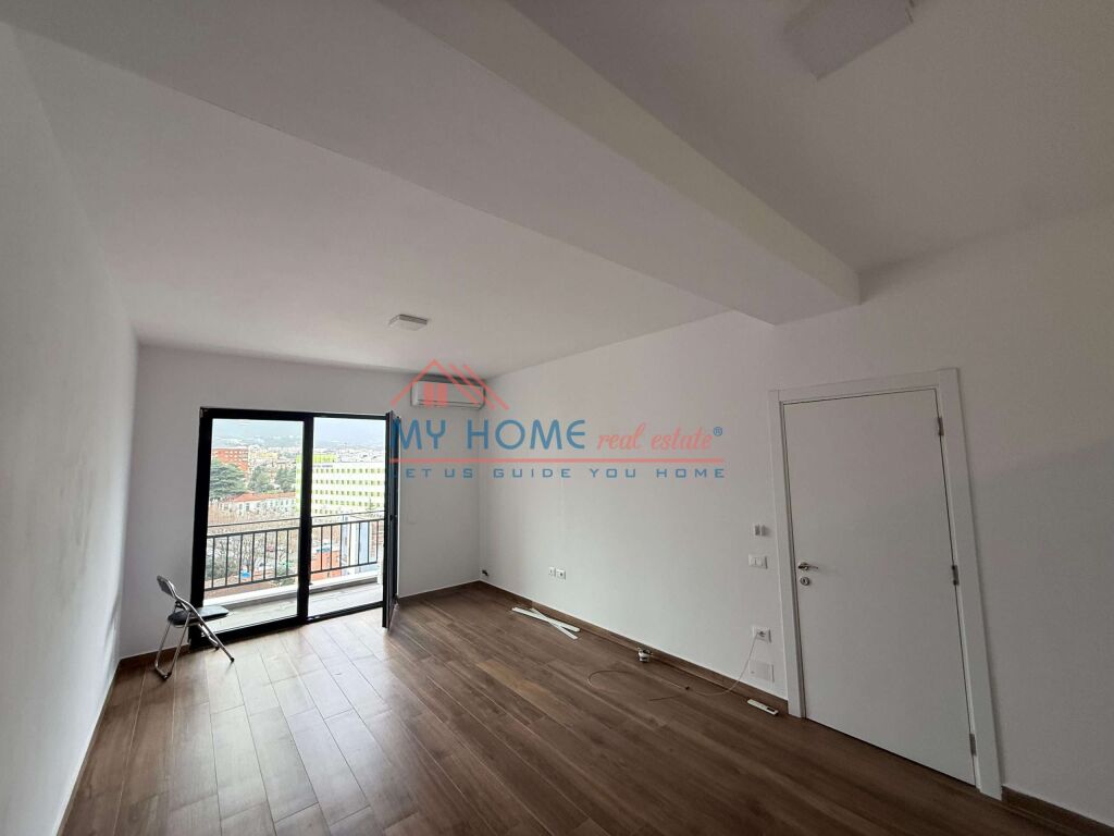 Office for Rent Pharmacy 10 Tirana
