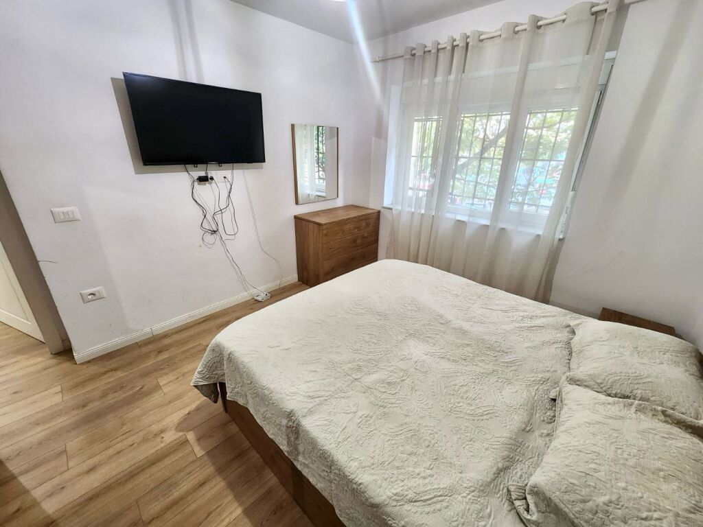 # FOR RENT: 2+1 📍Petro Nini - Lake Area, Blloku | 2nd Floor | Area: 60m² - 100% Fully Furnished | 60,000 ALL/Month