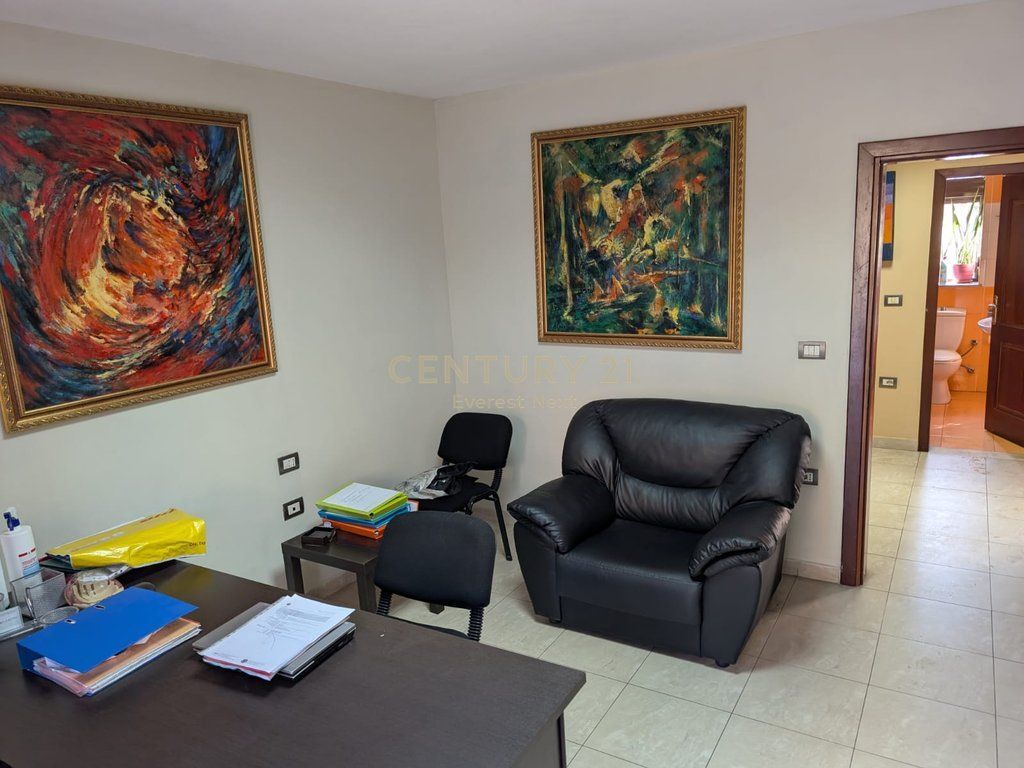 Appartamento 2+1 in affitto come ufficio in centro .