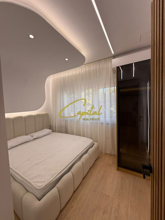 APARTAMENT ME QIRA 1+1 MYSLYM SHYRI 85.000 LEKE