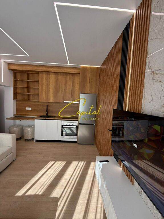APARTAMENT ME QIRA 1+1 MYSLYM SHYRI 85.000 LEKE