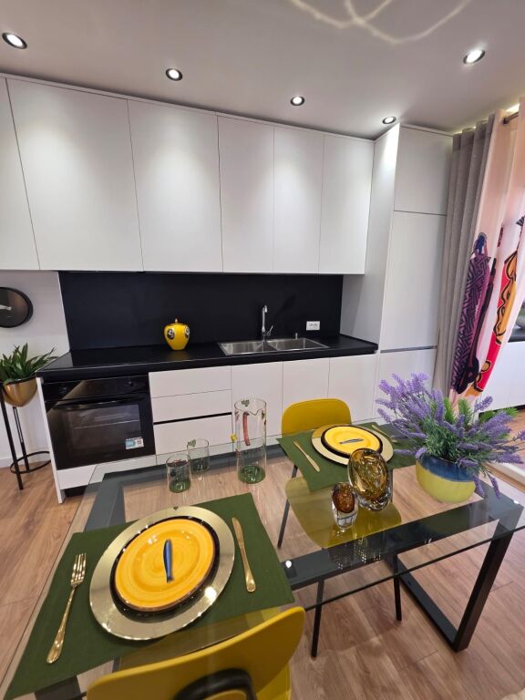 ✨ SHITET SUPER APARTAMENT 2+1 | ZOGU I ZI 🏡