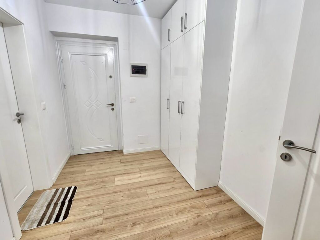 # FOR RENT: 2+1 📍Petro Nini - Lake Area, Blloku | 2nd Floor | Area: 60m² - 100% Fully Furnished | 60,000 ALL/Month