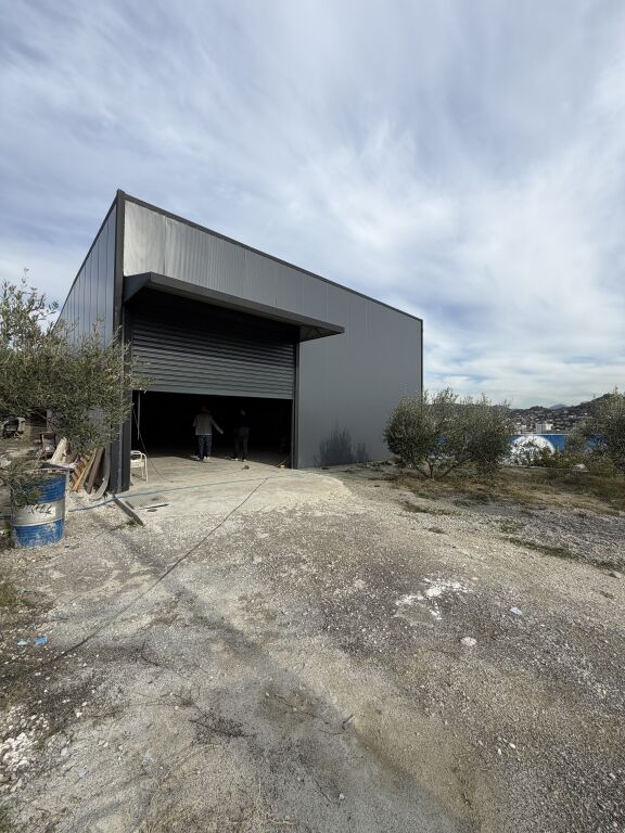 Locale commerciale in affitto